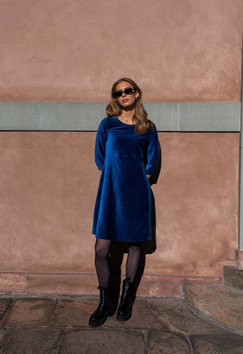 Elli dress babycord navyblue 