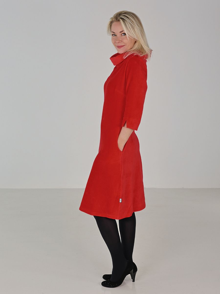 Sanna red dress in velvet