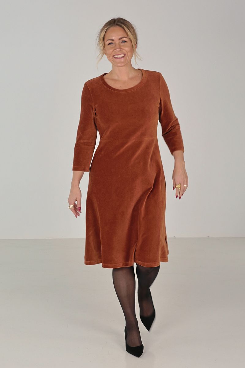 Elli dress nugat babycord 